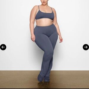 🎆SKIMS Split Hemmed Leggings-Steel Blue